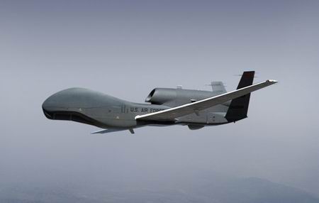 資料圖:“全球鷹”無(wú)人機(jī) 資料圖:“全球鷹”無(wú)人機(jī)