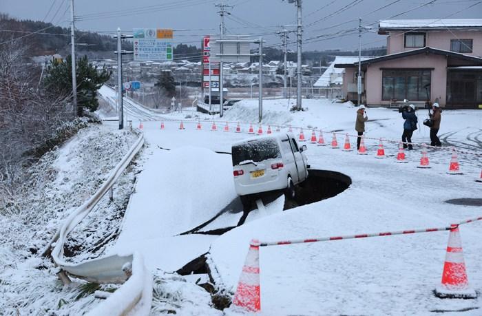日本青森縣東部海域發生強震