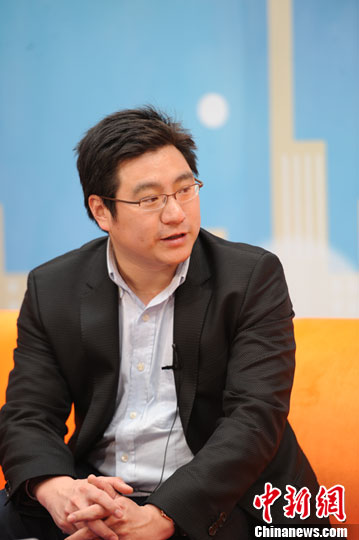 好友揭秘莫言領獎軼事稱其平時愛喝茶看話劇(4)