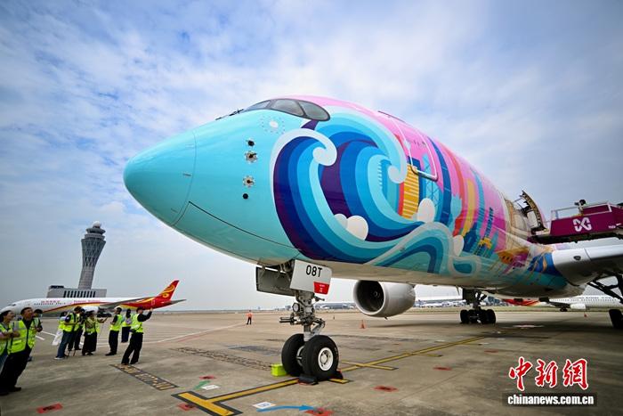 探訪南航“活力灣區號”十五運會彩繪飛機
